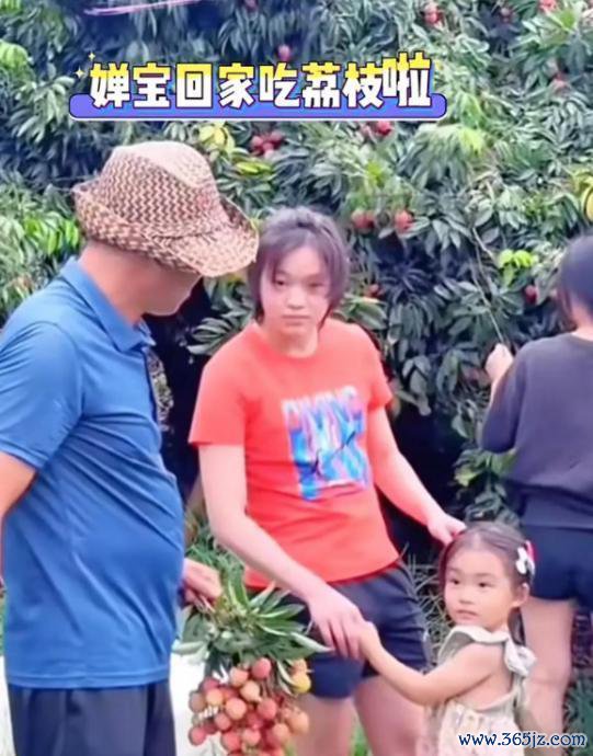 全红婵回乡养伤两日，陪家摘荔枝样貌好，粉丝盼她早日归赛场